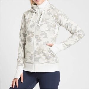 Athleta Triumph Hoodie Size Medium Light Gray Camo EUC Workout Athleisure